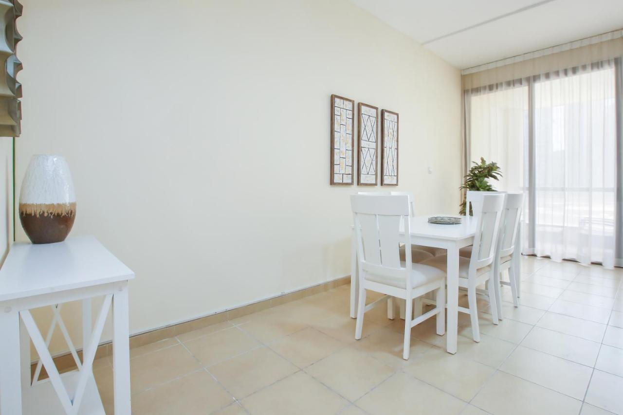 Apartment Lovely Two Bedroom Apartment Next To The Beach Dubai