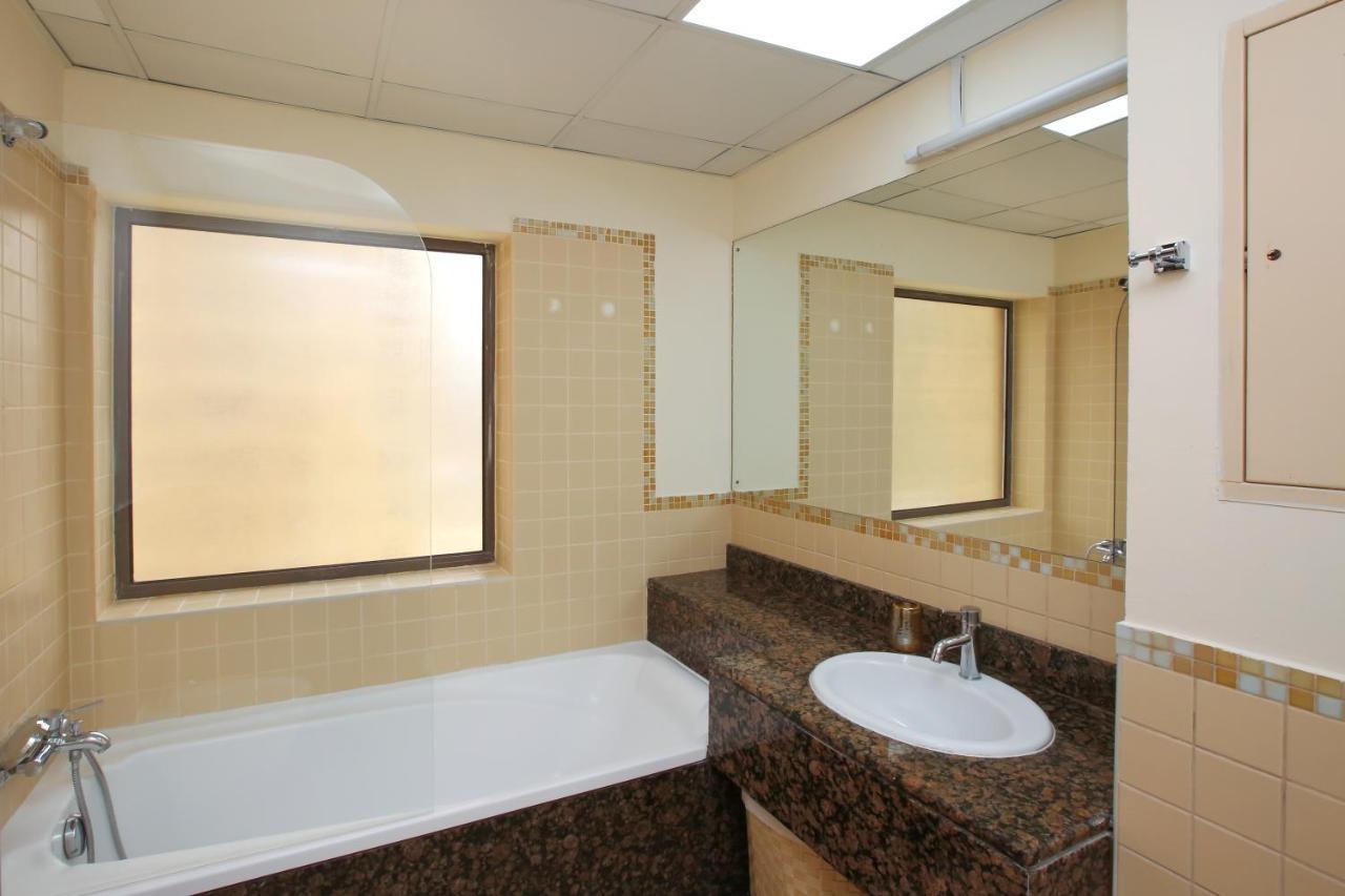 Lovely Two Bedroom Apartment Next To The Beach Apartment