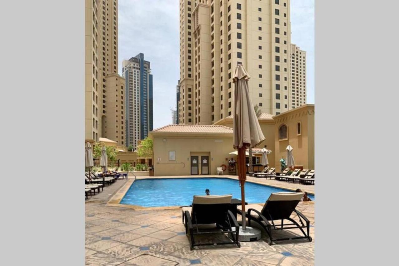 Lovely Two Bedroom Apartment Next To The Beach Dubai