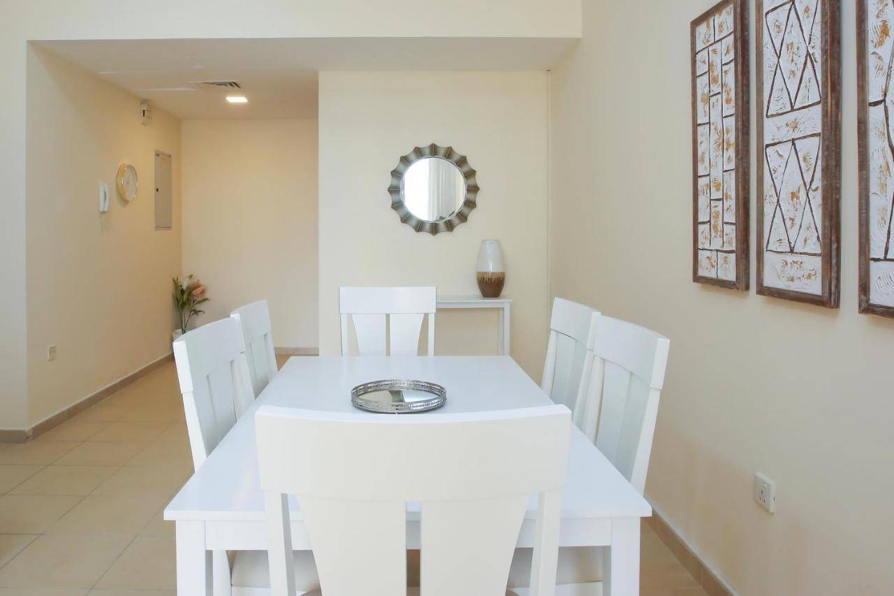Lovely Two Bedroom Apartment Next To The Beach