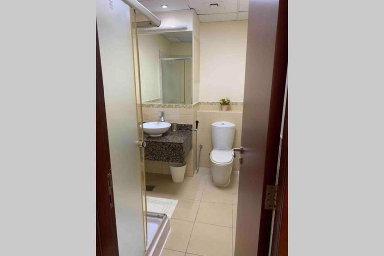 Lovely Two Bedroom Apartment Next To The Beach *