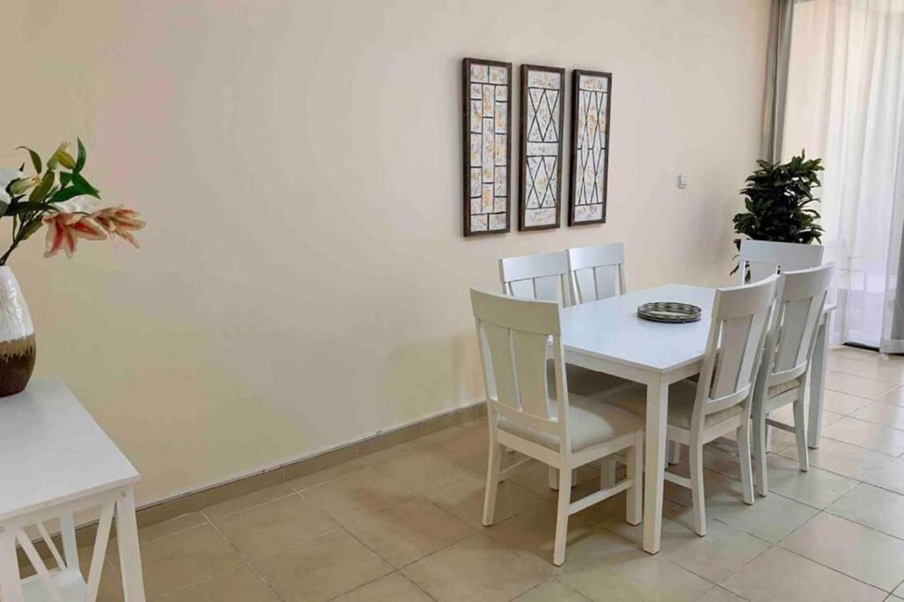 Lovely Two Bedroom Apartment Next To The Beach Dubai